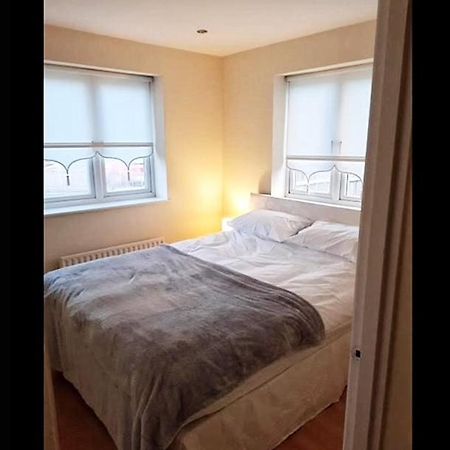 Pinfold Court Apartments Knowsley Esterno foto